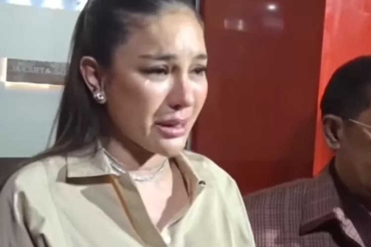 Nikita Mirzani Menangis Haru, Vadel Badjideh Resmi Jadi Tersangka Kasus Pelecehan dan Aborsi